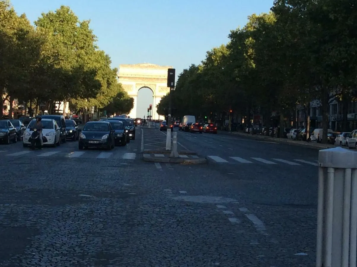 Daire Champs Elysees